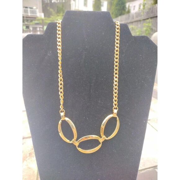 Statement Gold Tone Oval Hoop Necklace Figaro Chain - Picture 1 of 4